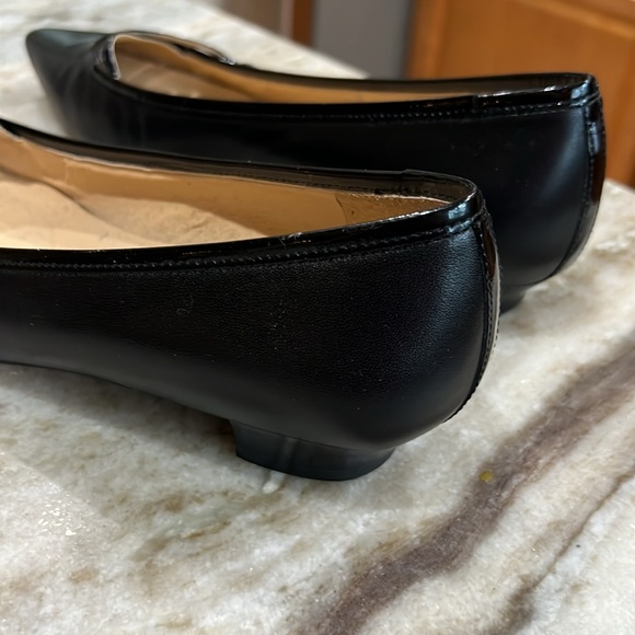 Talbots Leather Flats.  Black with patent leather accent.  Size 9 - Picture 5 of 11
